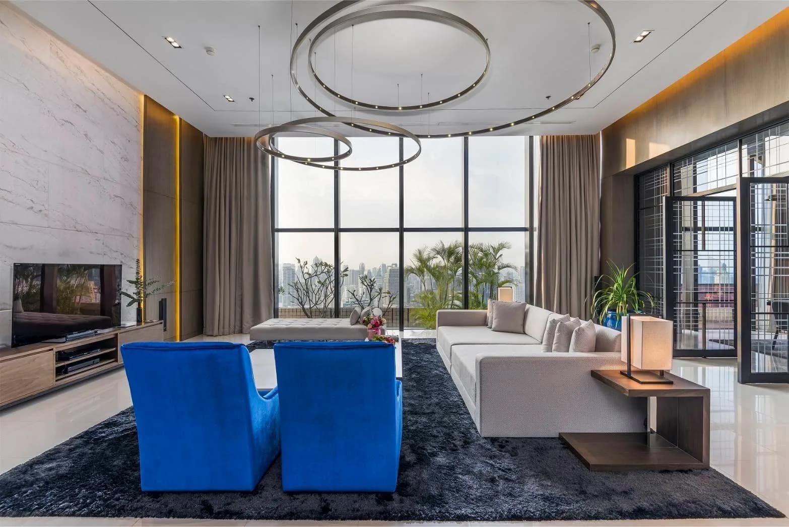 Emporium Suites by Chatrium — photo 1