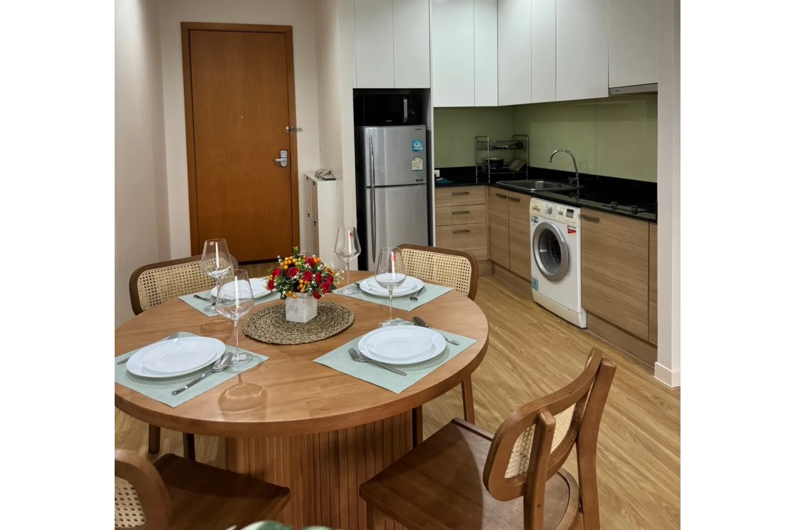 Circle Condominium — photo 3