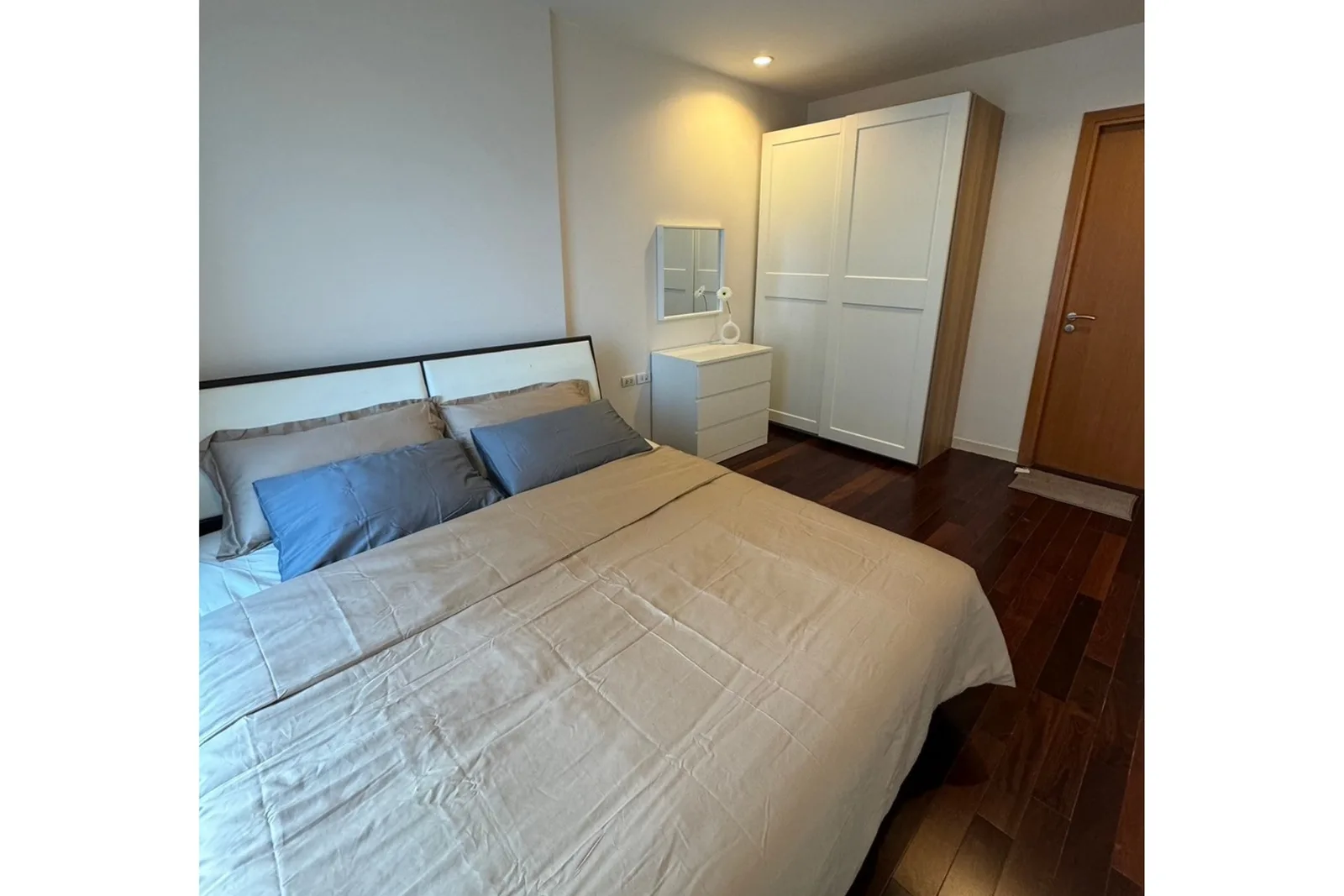 Circle Condominium — photo 6