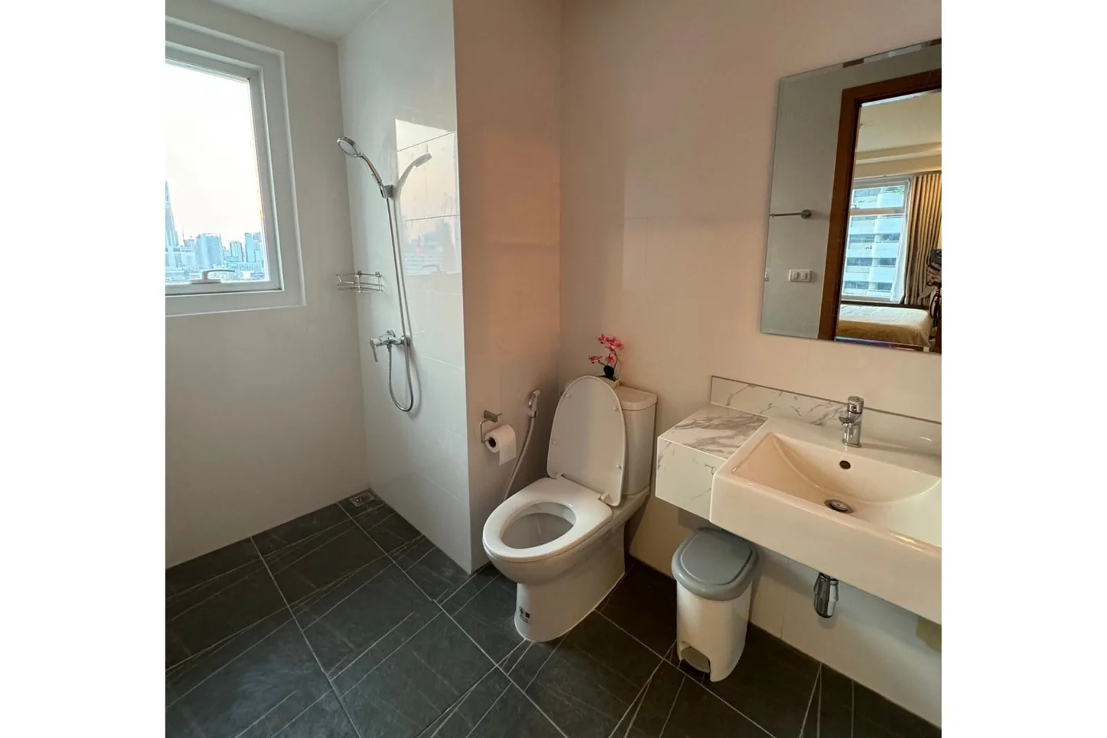 Circle Condominium — photo 10