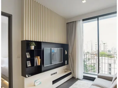 Edge Sukhumvit 23