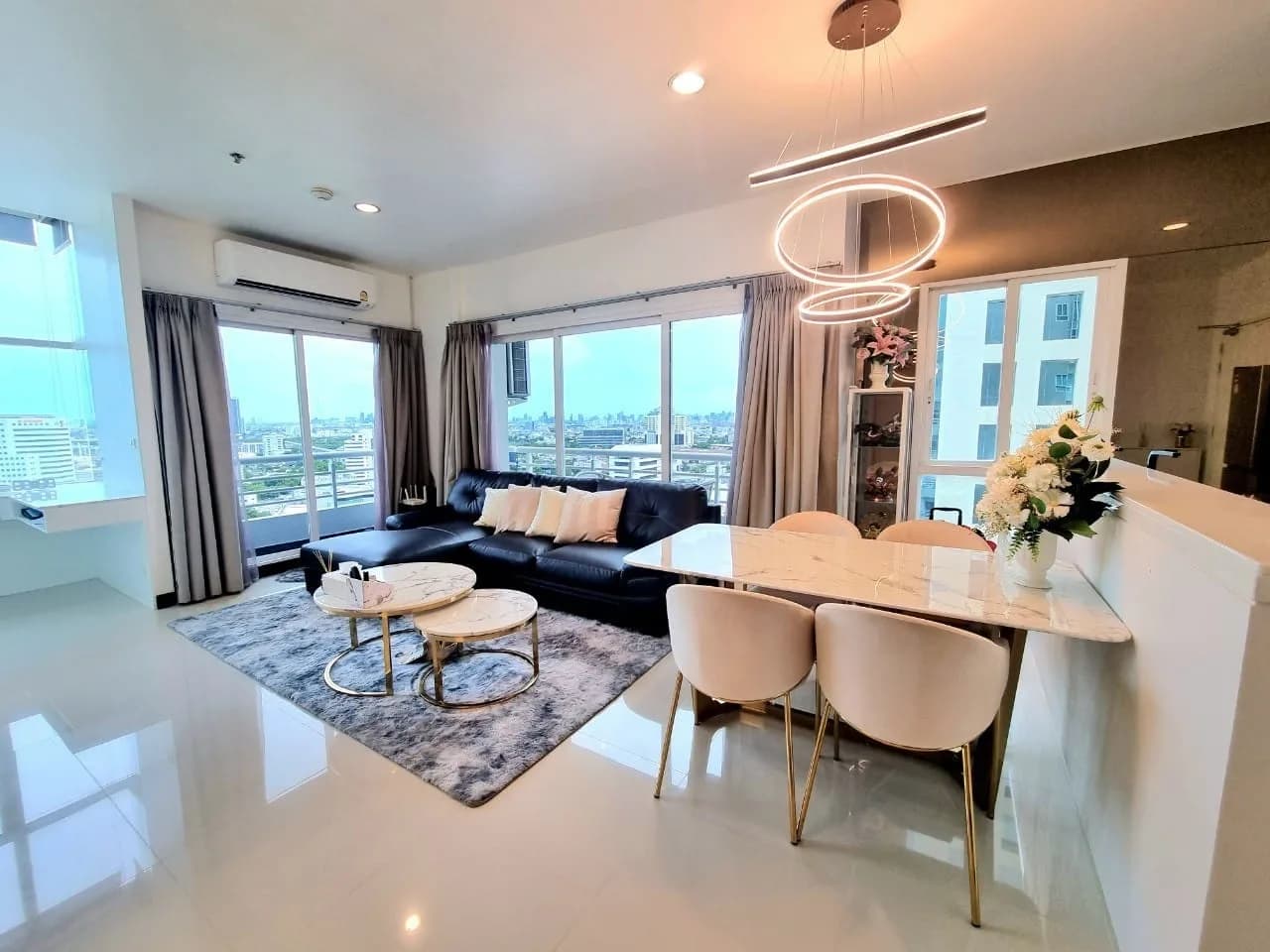 Four Wings Residence — photo 1