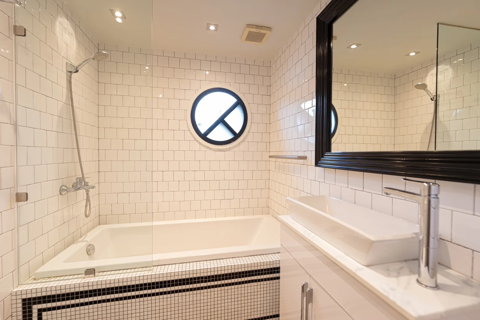 Penthouse Condominium — photo 12