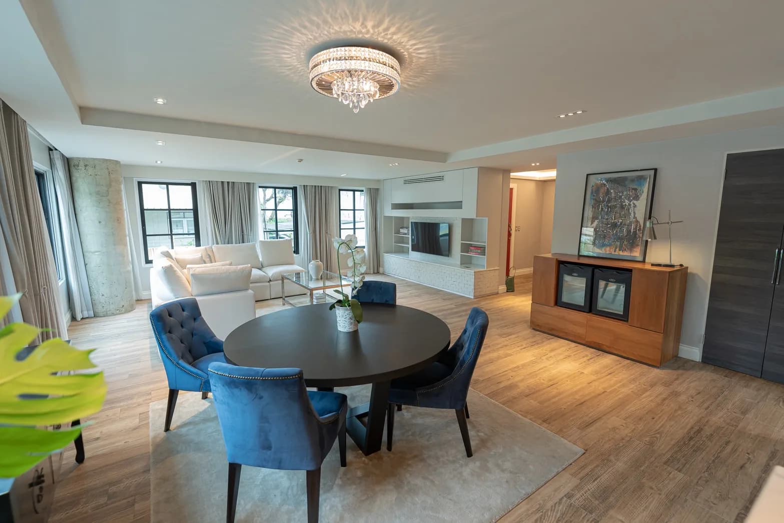 Penthouse Condominium — photo 4