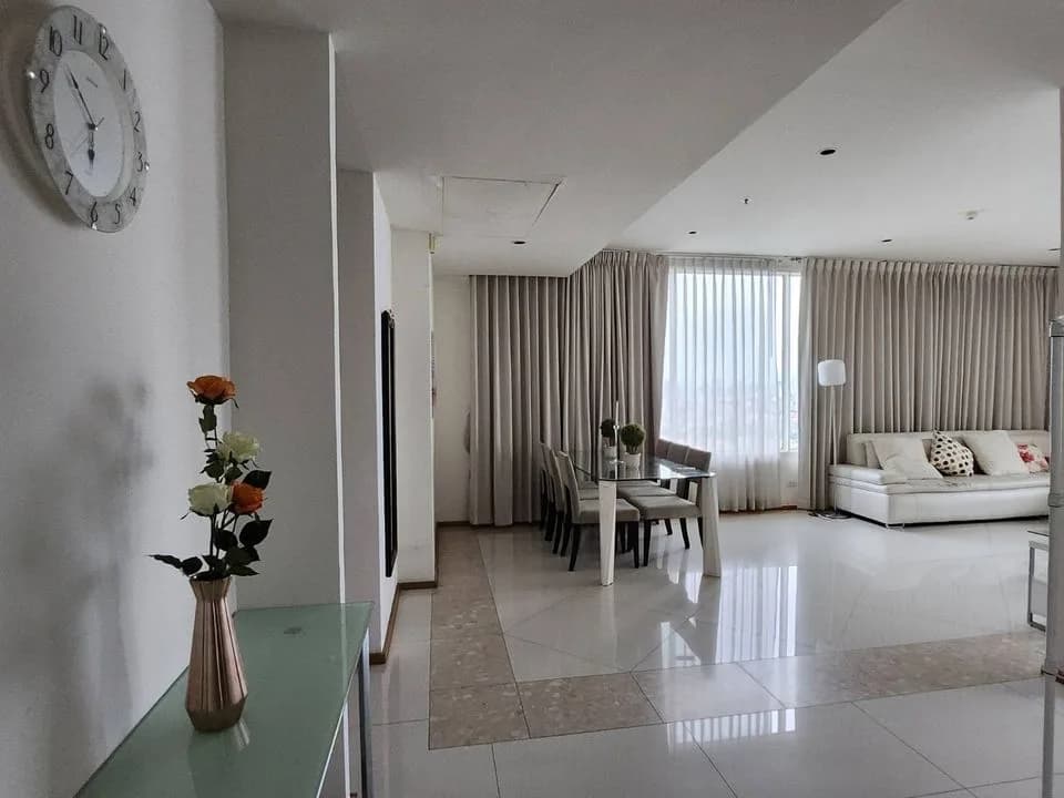 The Empire Place — photo 2