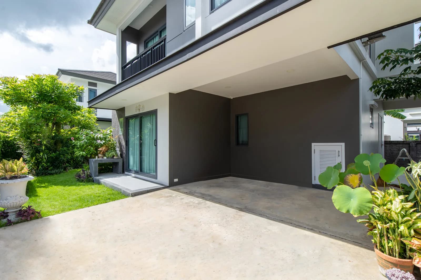 Britania Bangna Km.12 — photo 10