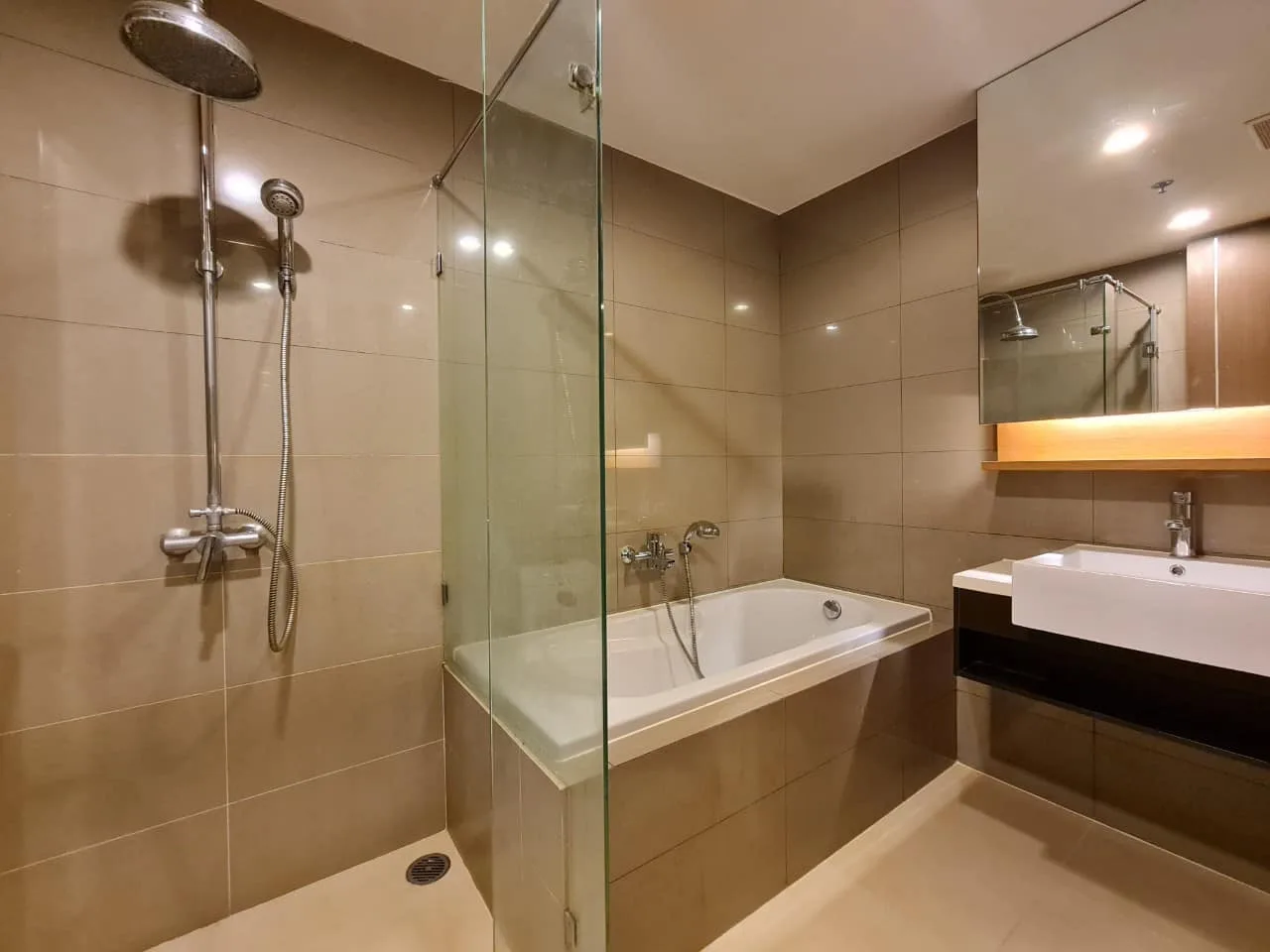 15 Sukhumvit Residences — photo 13