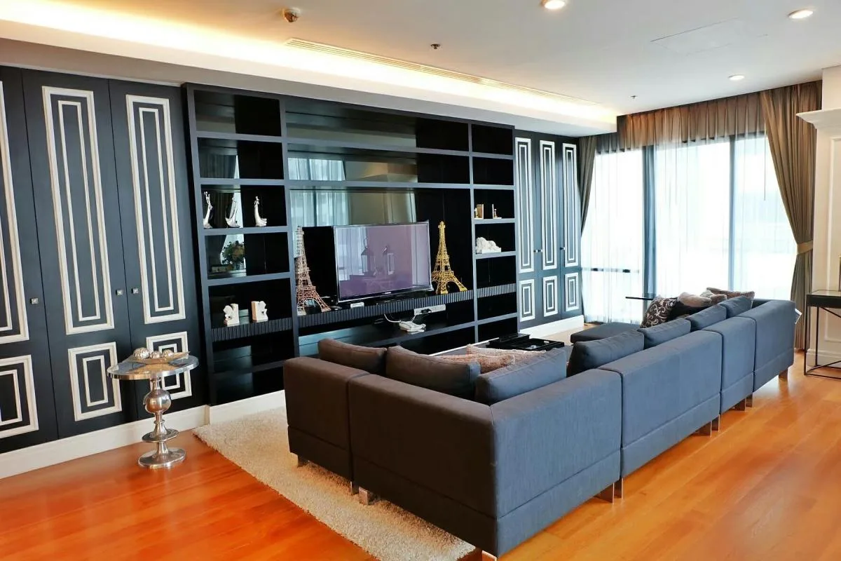 Bright Sukhumvit 24 — photo 2