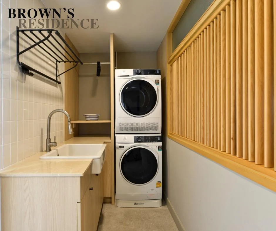 Brown's Residence — photo 8