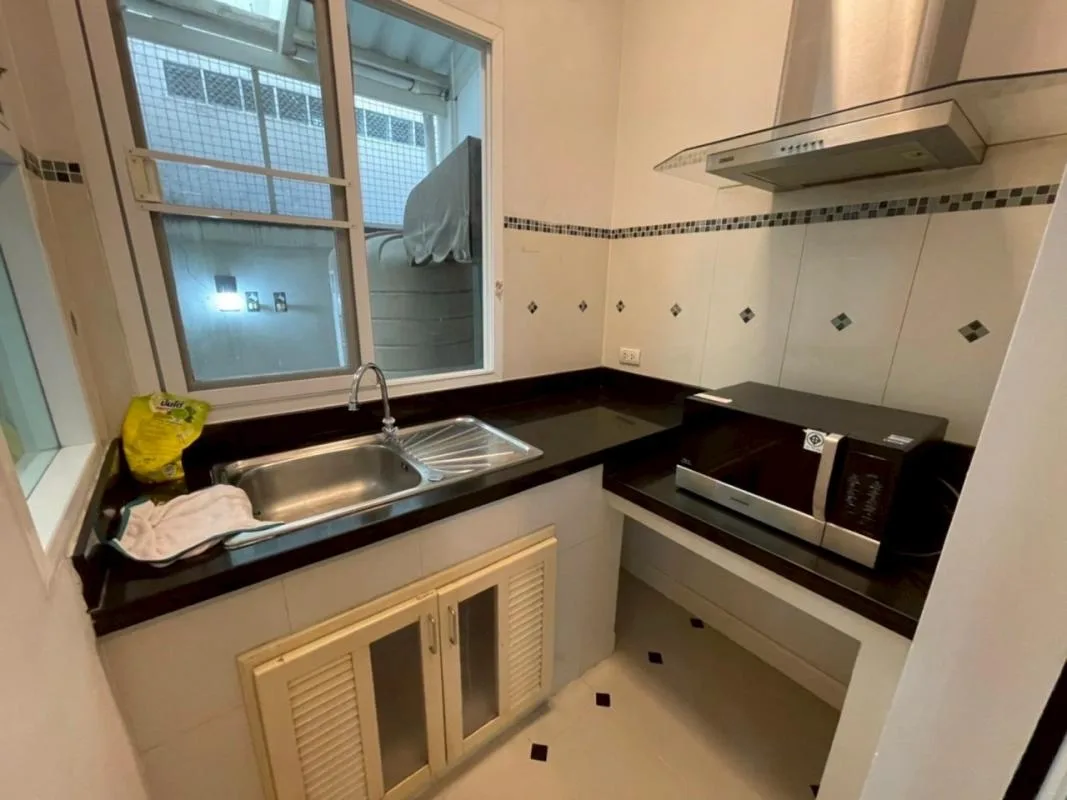 Baan Klang Krung Sathon - Charoenrat — photo 8