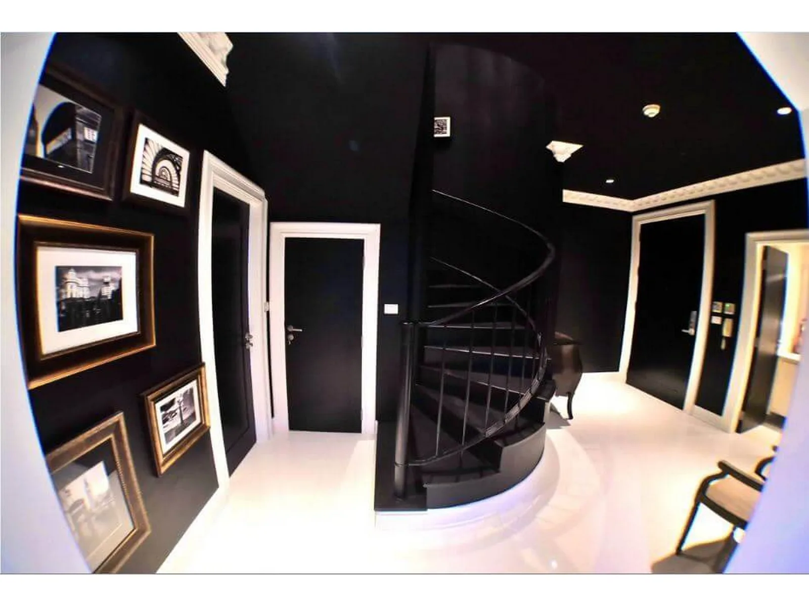 The Emporio Place — photo 5