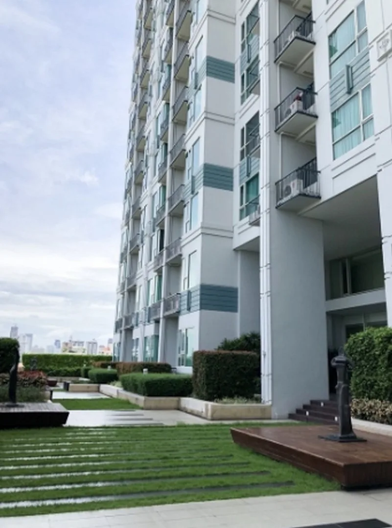 Ivy Thonglor — photo 12