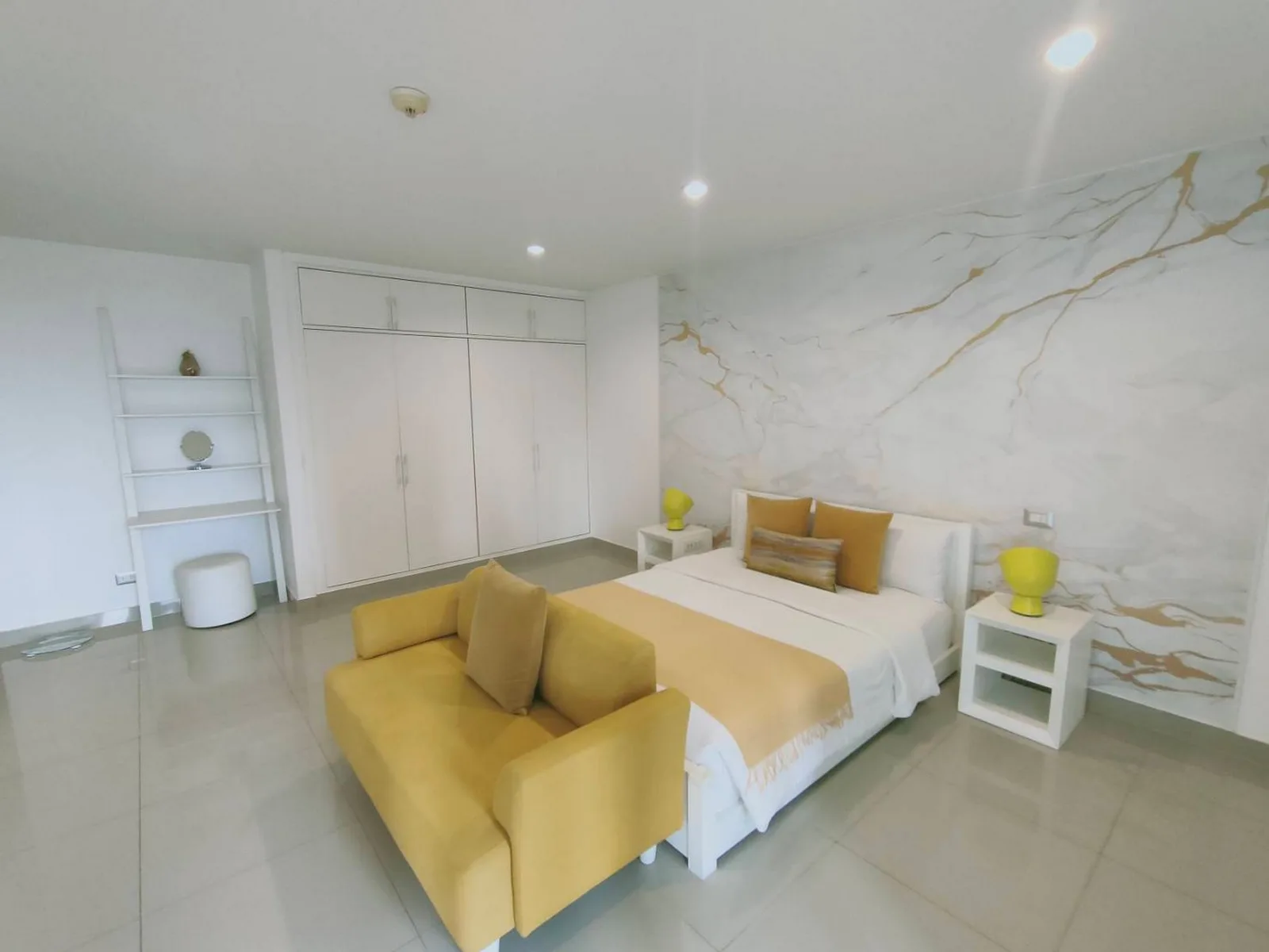 Benviar Tonson Residence — photo 1