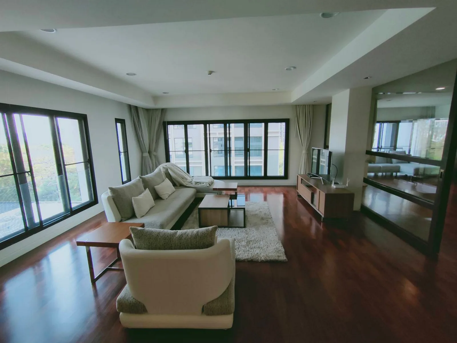 Tonson Court — photo 1