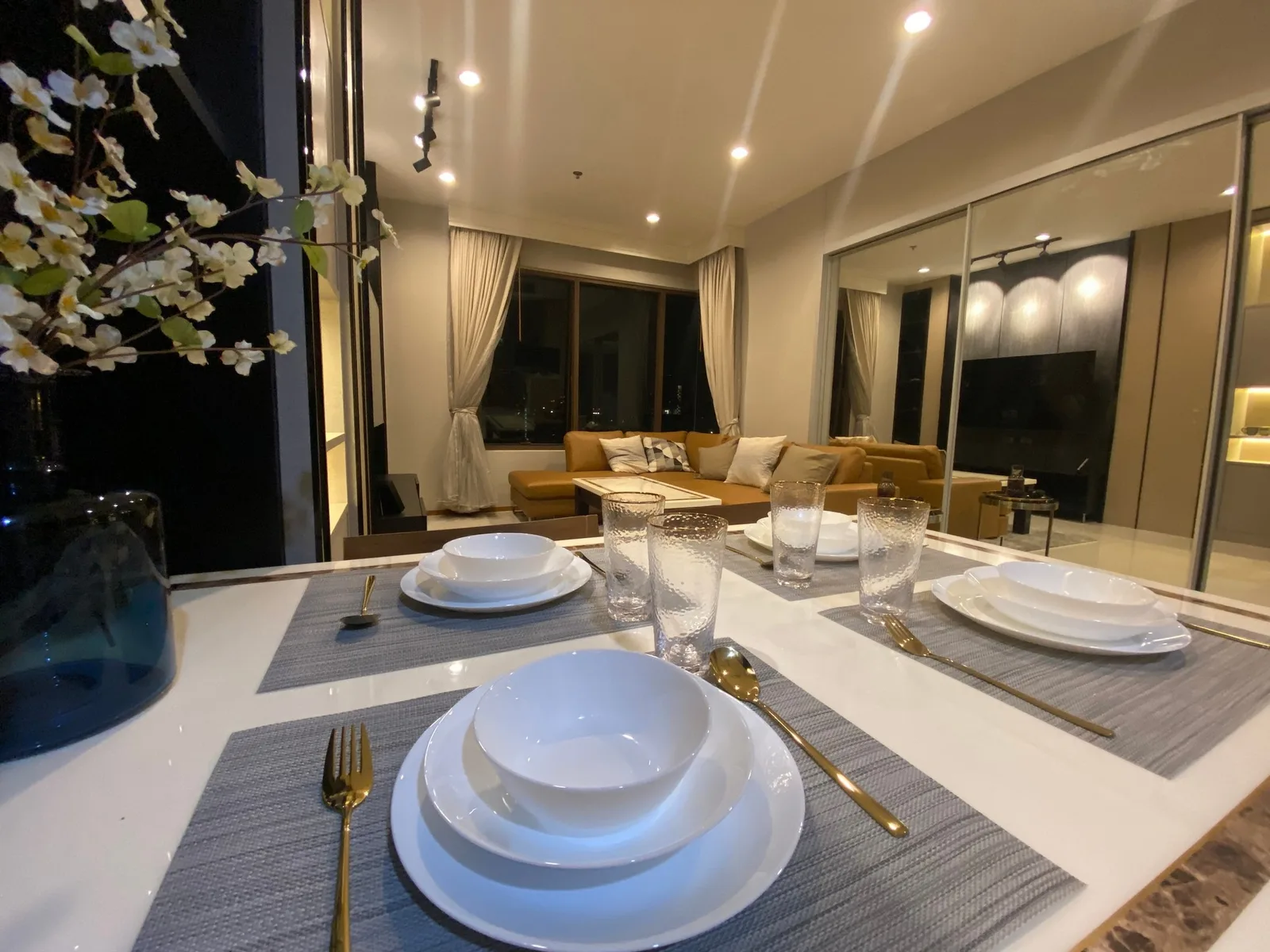 The Emporio Place — photo 2