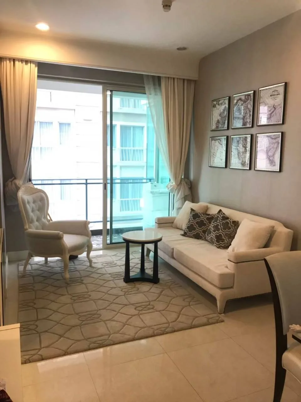 Q Langsuan — photo 1