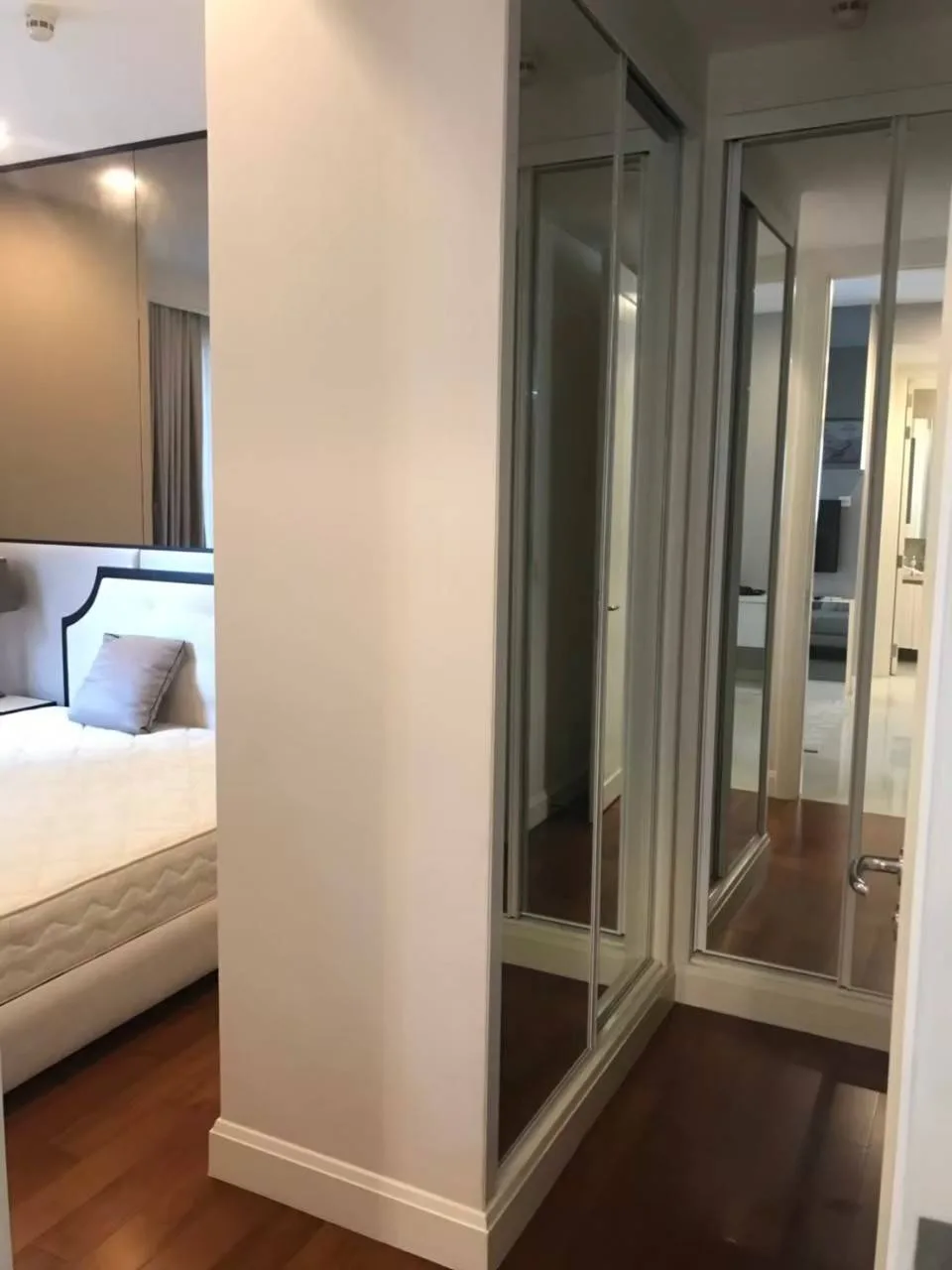 Q Langsuan — photo 6