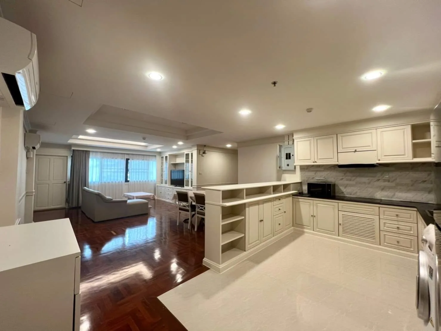 M Tower Apartment — photo 5