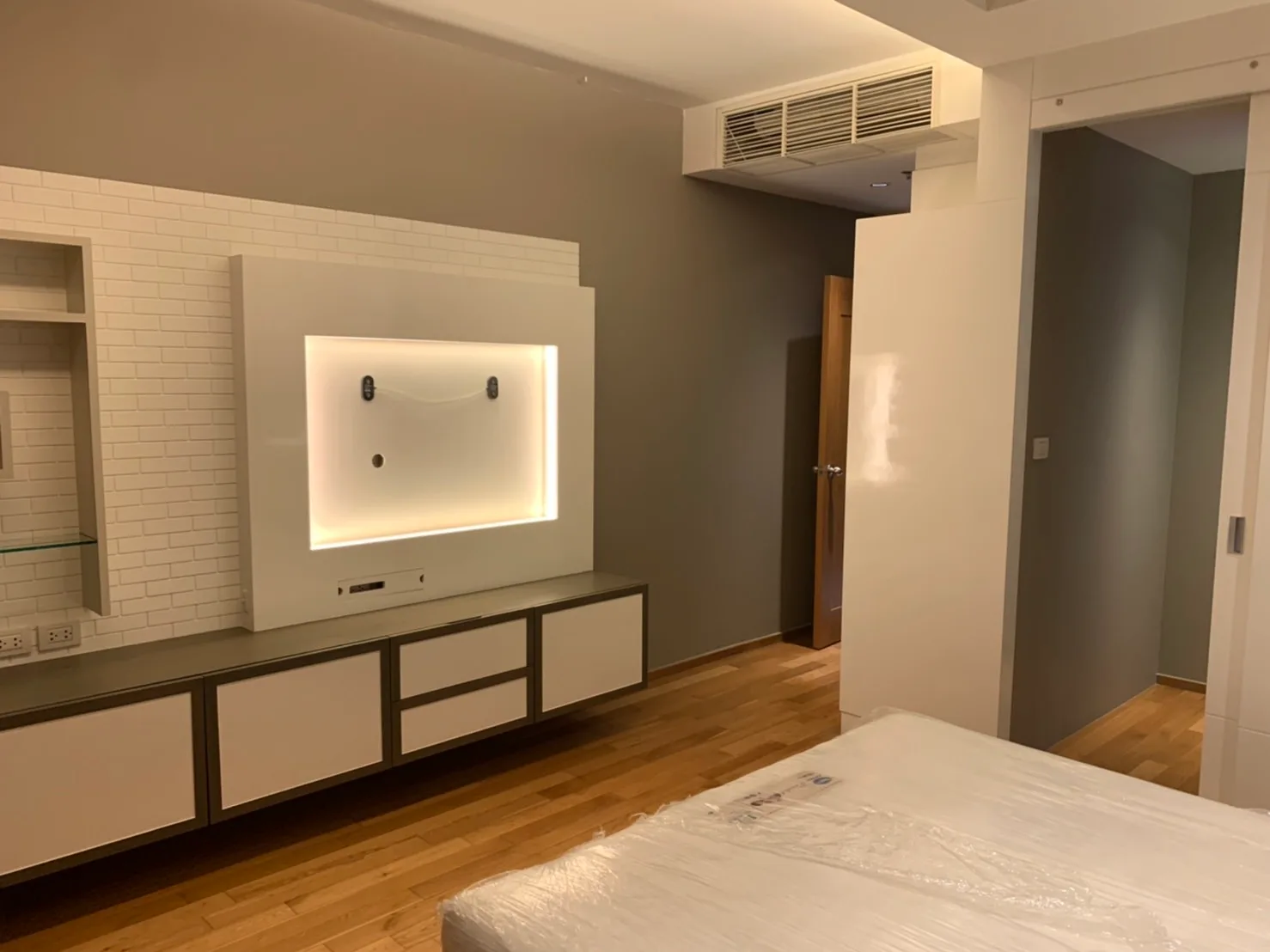 The Emporio Place — photo 10