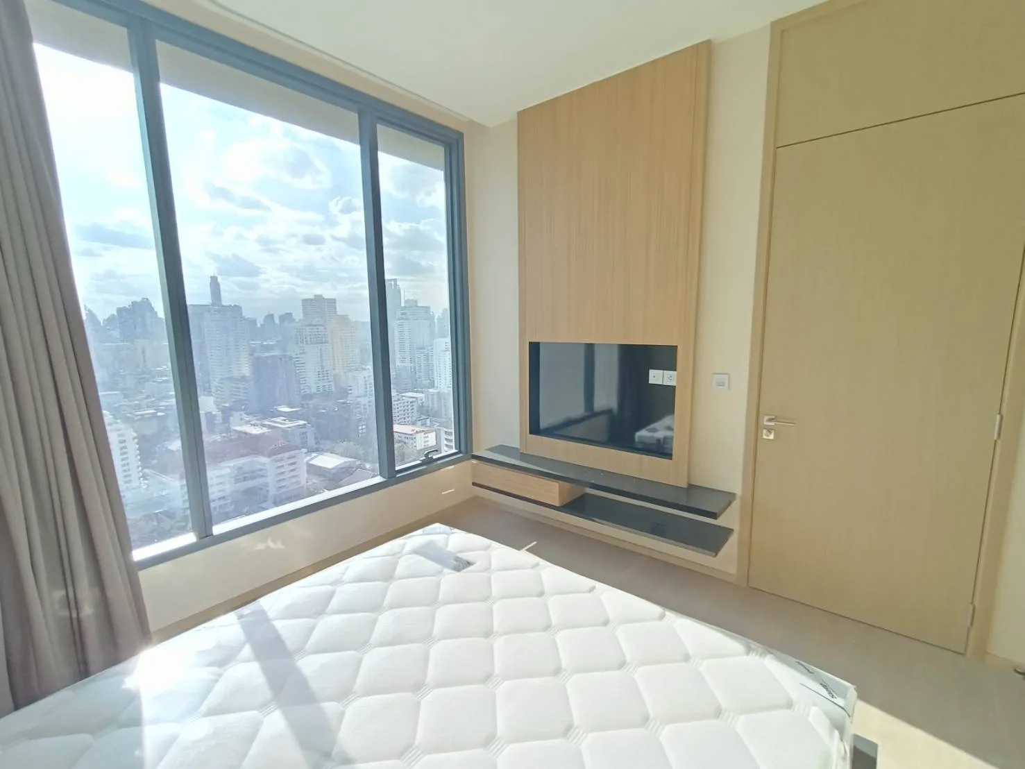 The Esse Asoke — photo 5