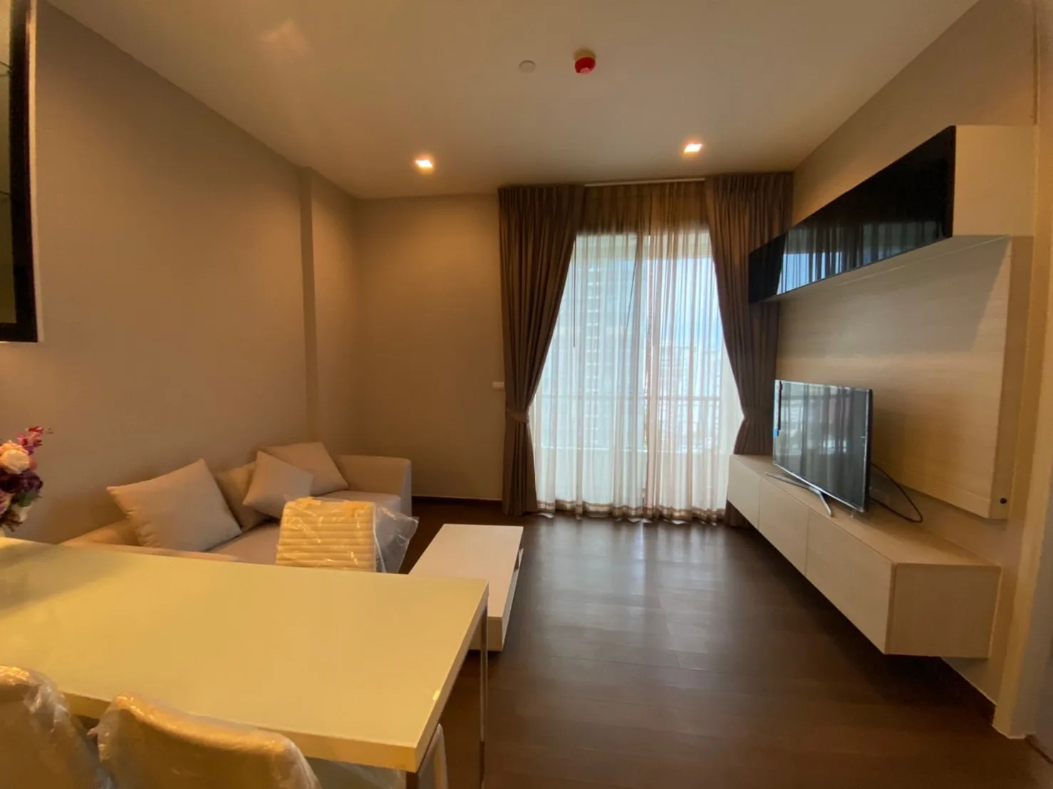 Q Asoke — photo 1