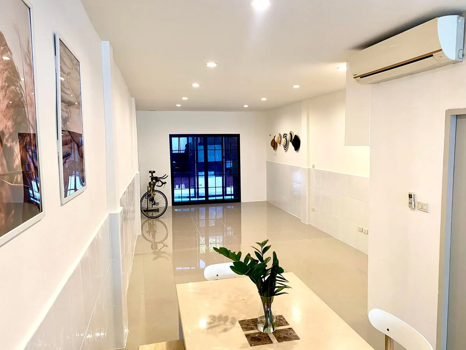 Townhome — photo 1