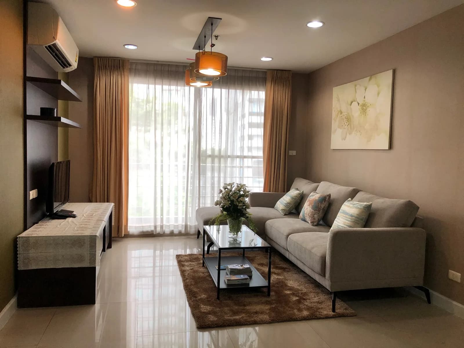 Serene Place Sukhumvit 24 — photo 1