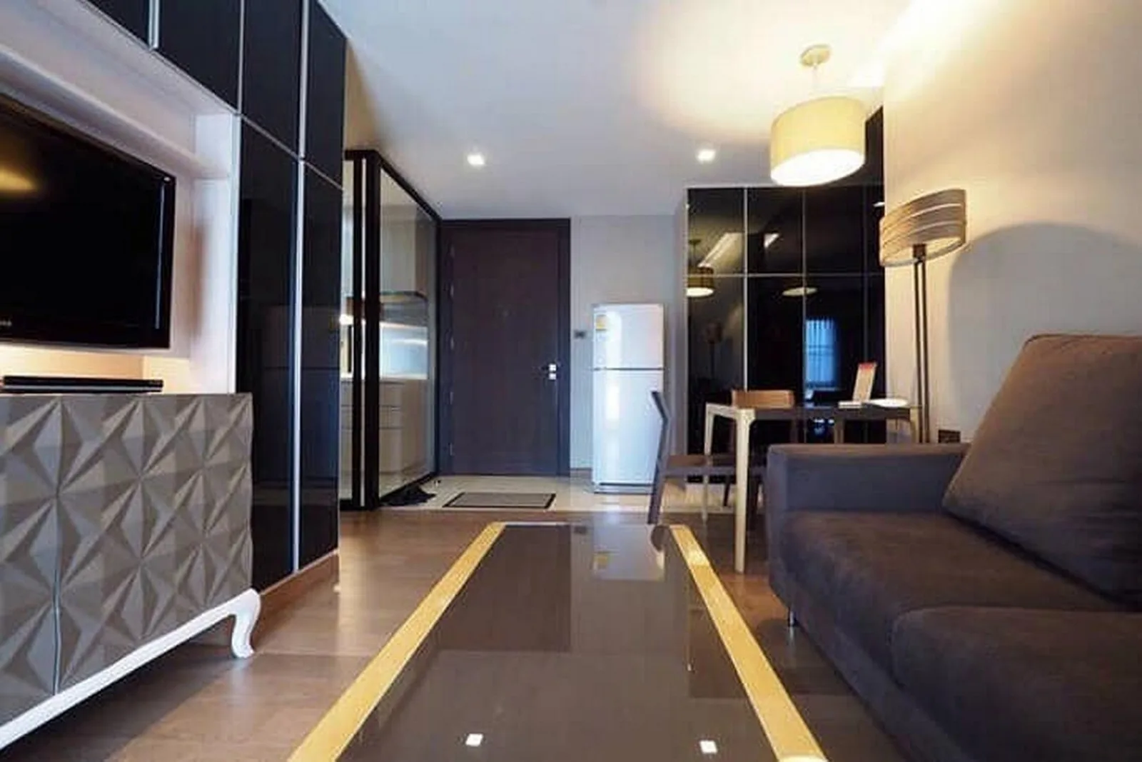 Tidy Thonglor — photo 1