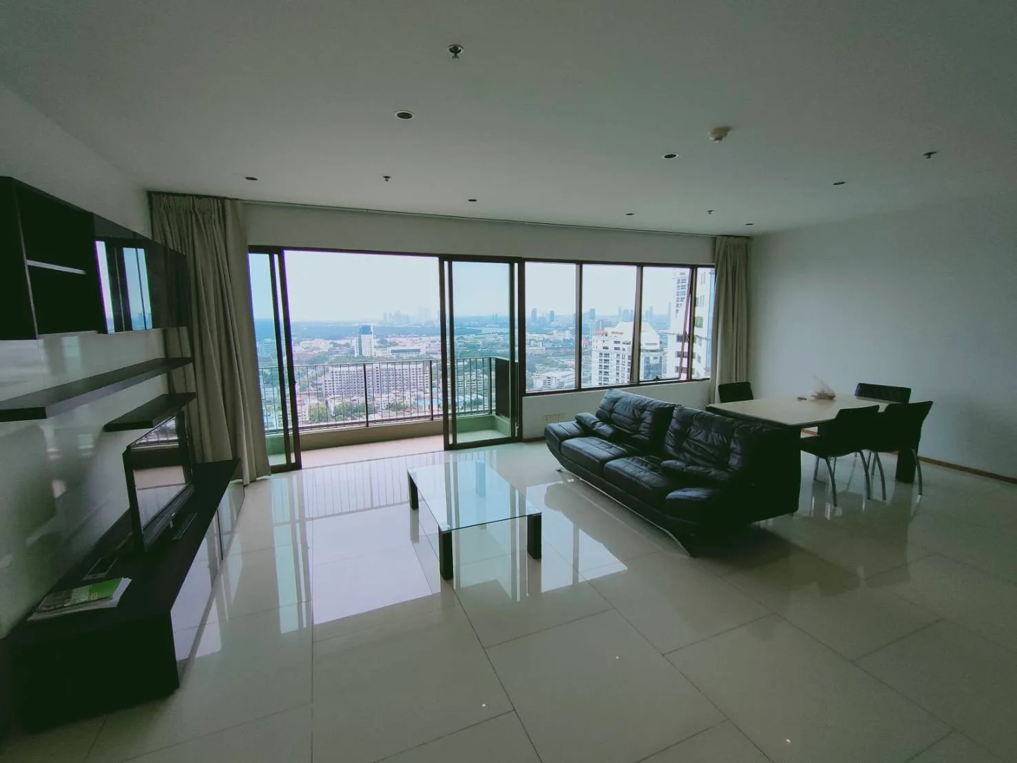 The Emporio Place — photo 3