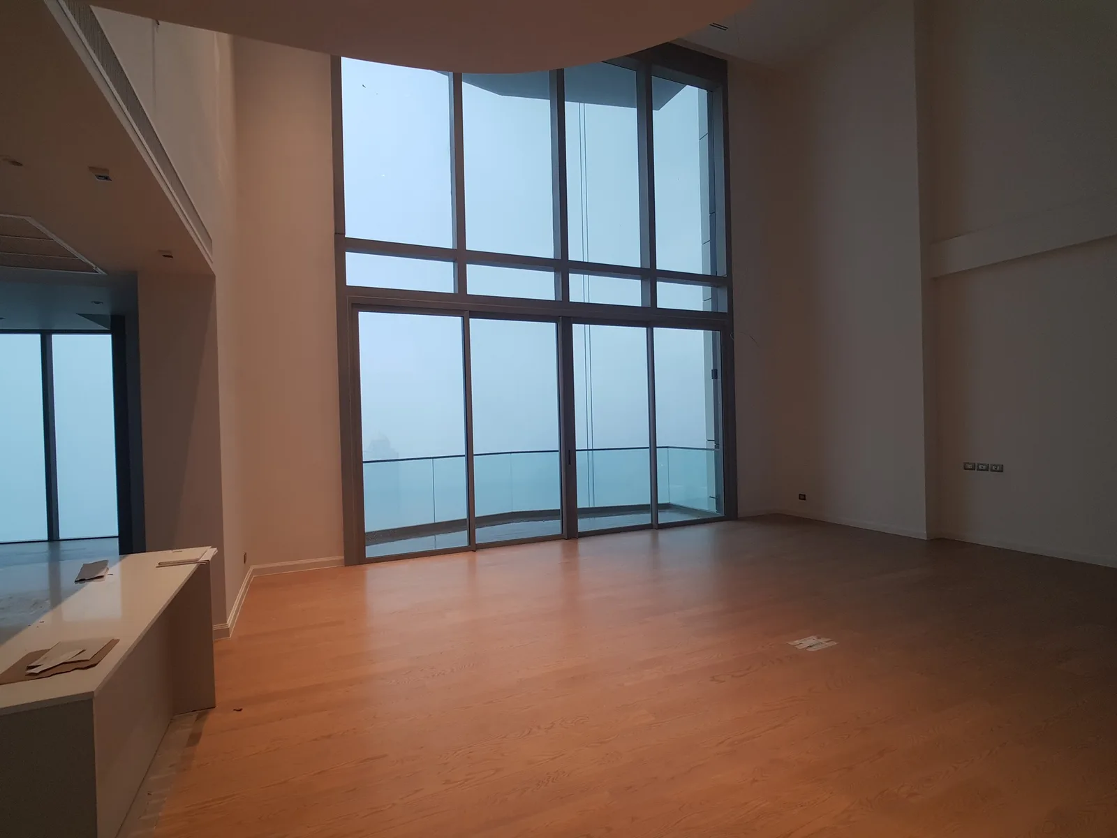 Magnolias Waterfront Residences — photo 1