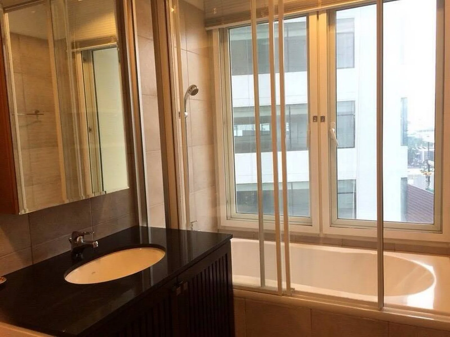 Hampton Thonglor 10 — photo 12