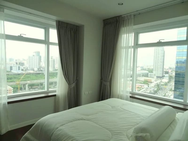 Circle Condominium — photo 3