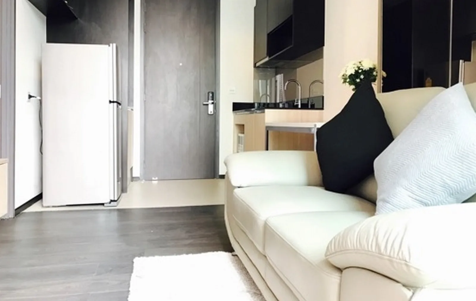 Edge Sukhumvit 23 — photo 2