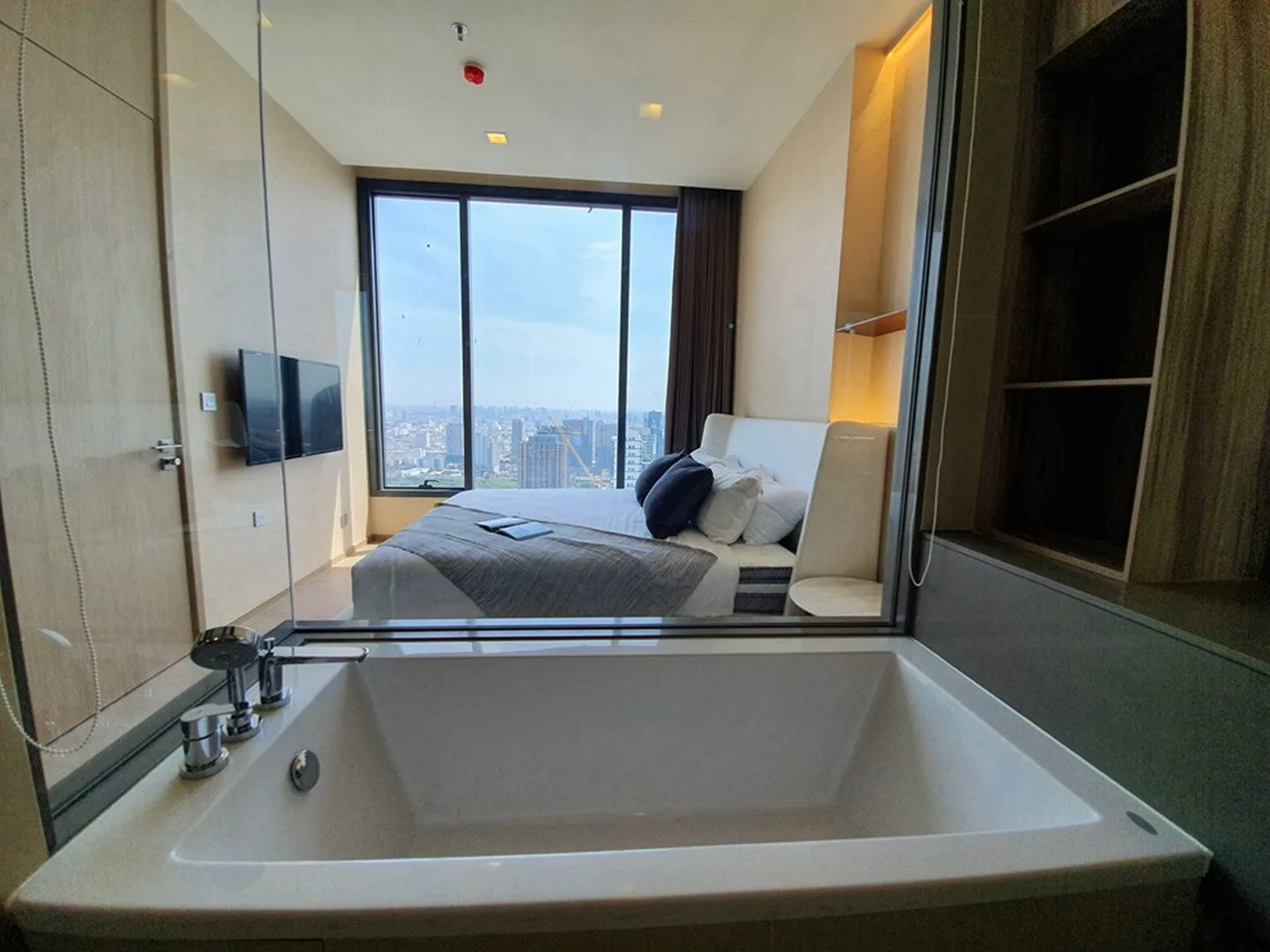 The Esse Asoke — photo 3