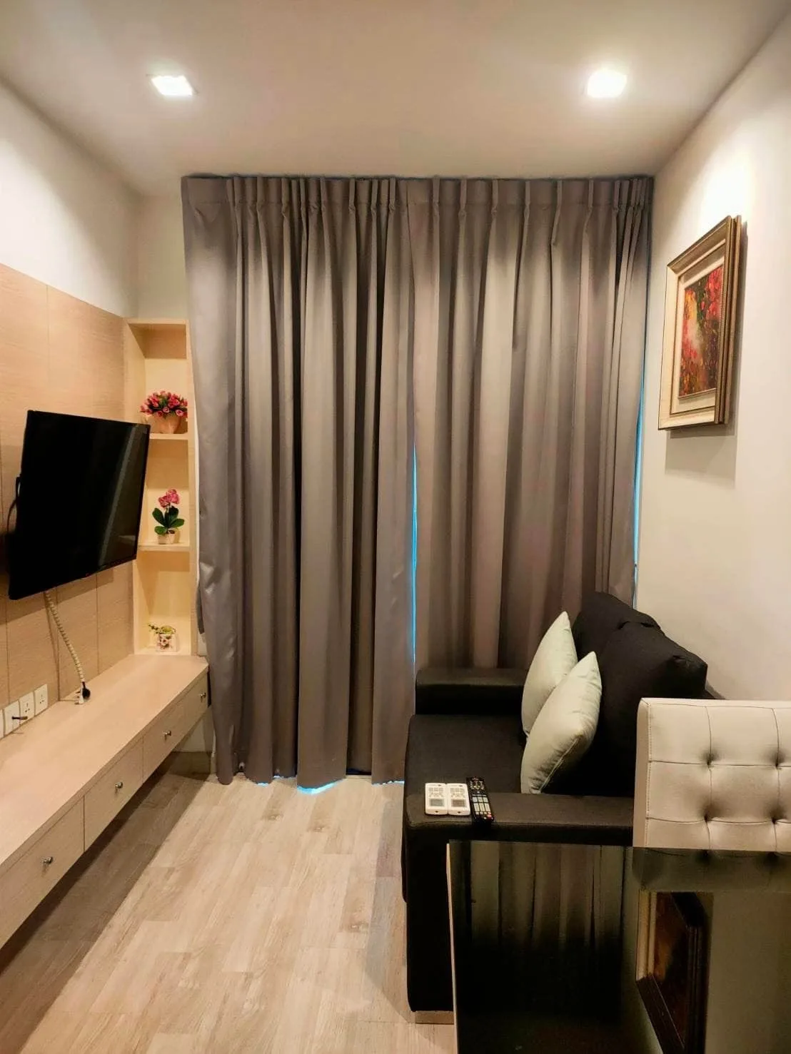 Ideo Mobi Sukhumvit 81 — photo 1