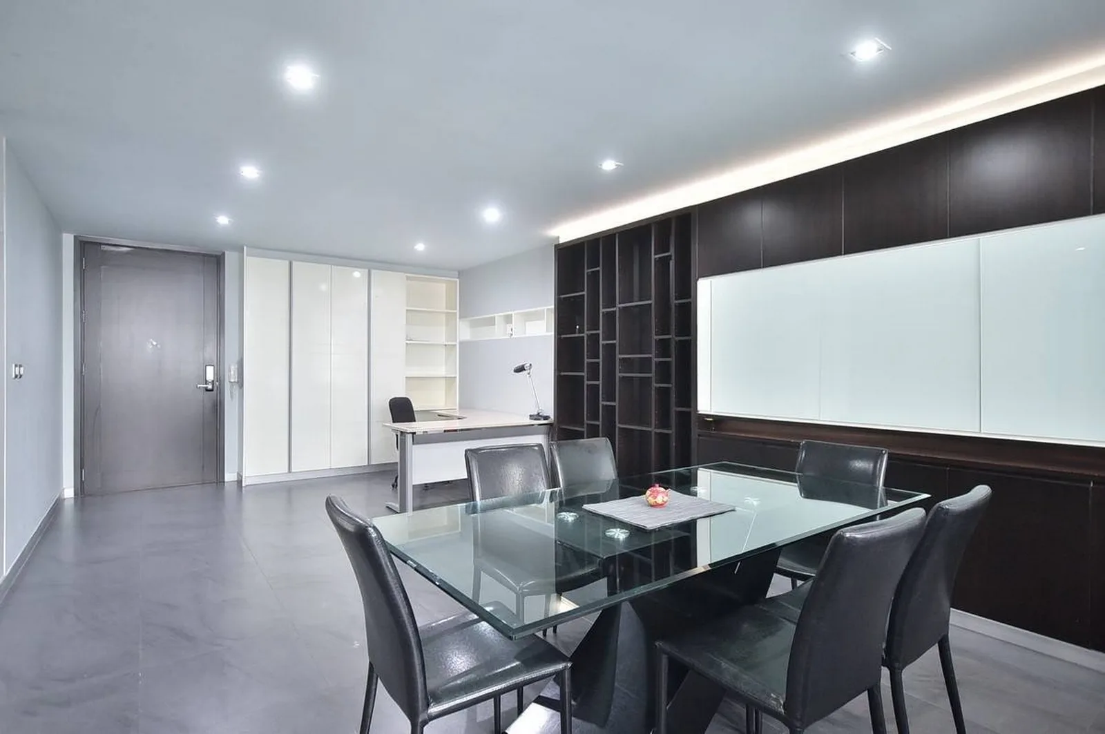The Emporio Place — photo 6