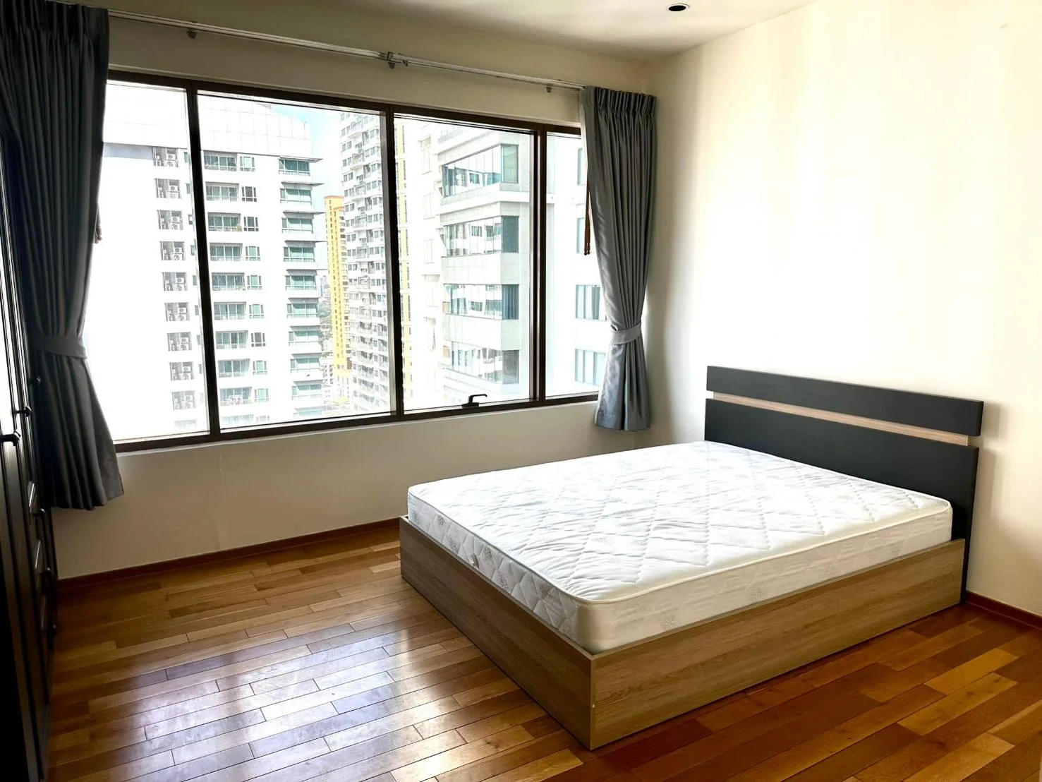 The Emporio Place — photo 3