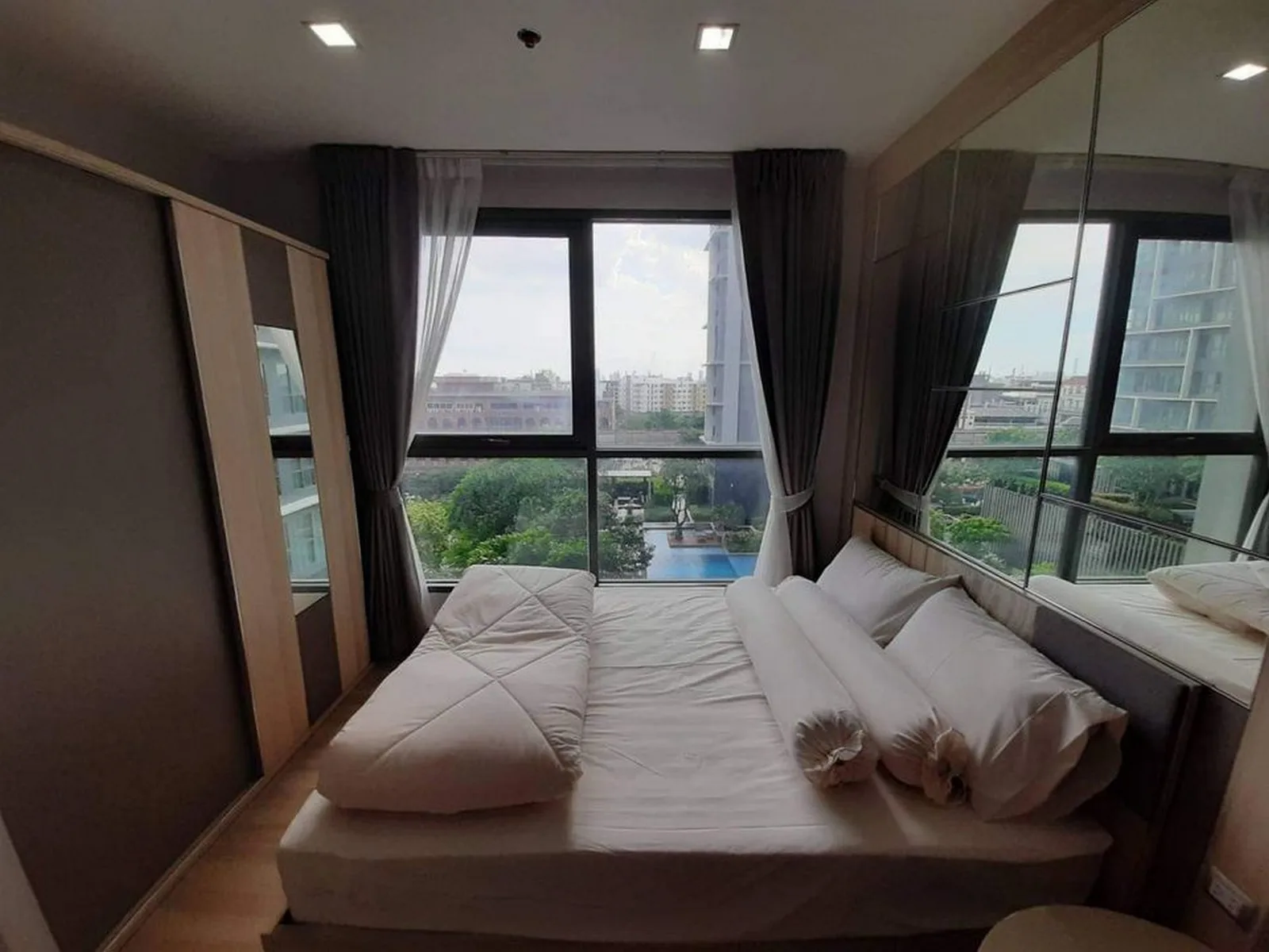 Ideo Mobi Sukhumvit 81 — photo 2