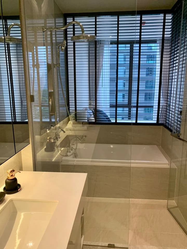 Muniq Langsuan — photo 10