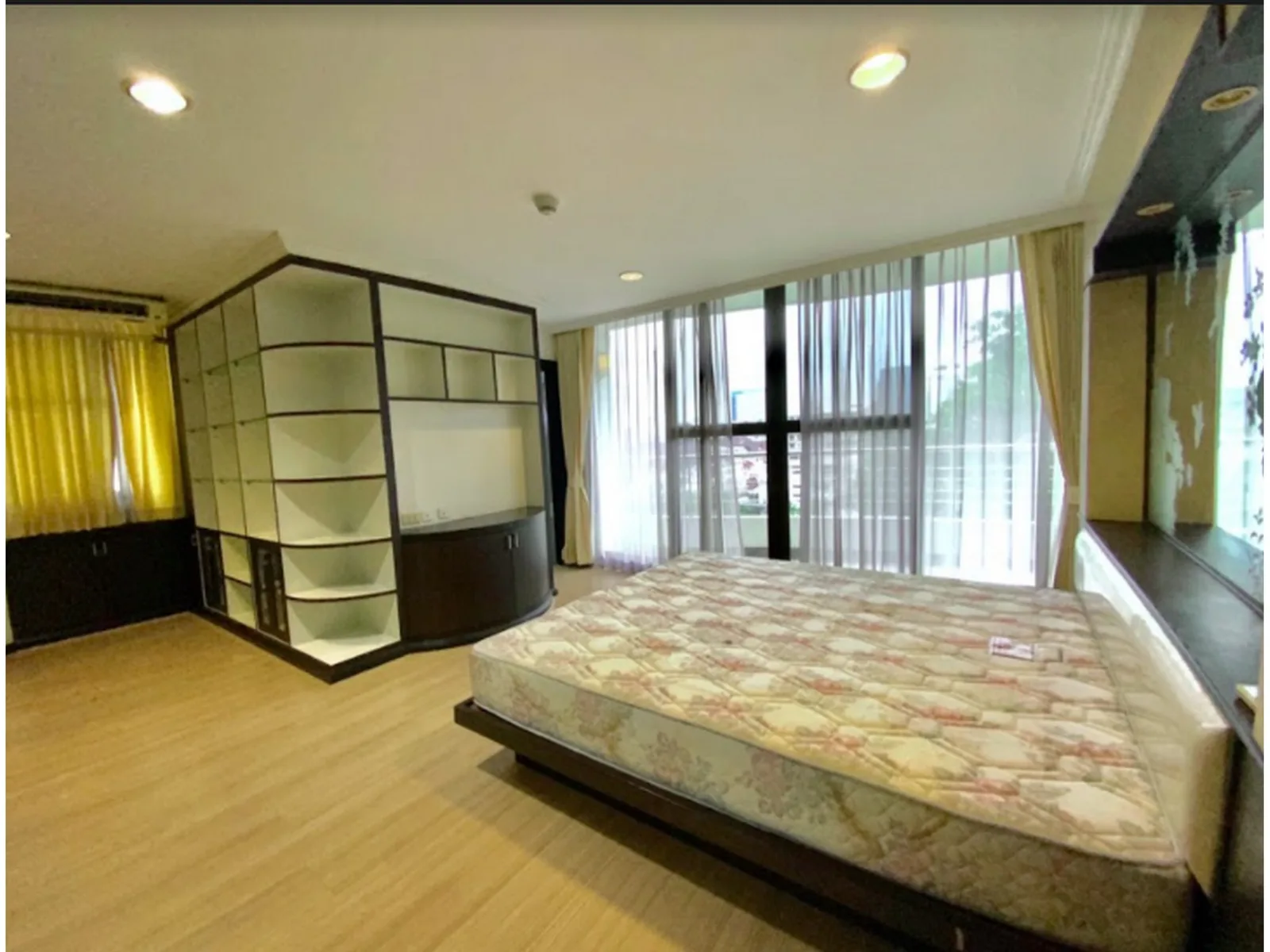 Supalai Place — photo 11