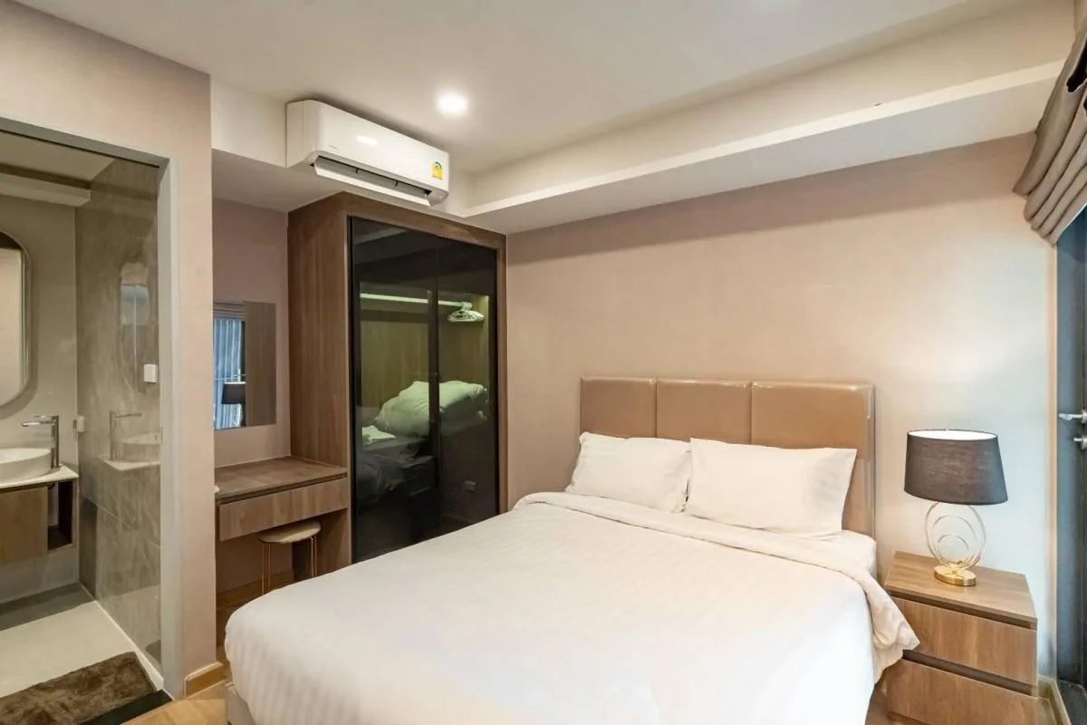 Lloyd Soonvijai-thonglor — photo 10