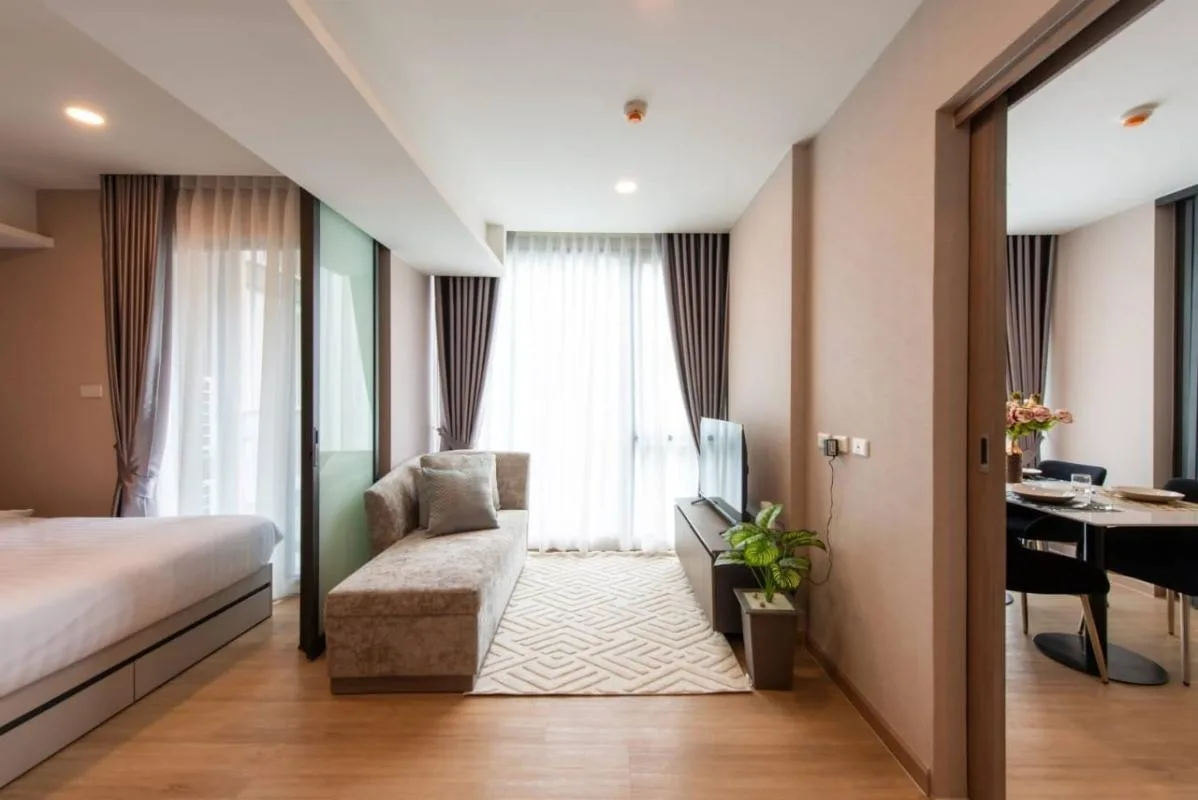 Lloyd Soonvijai-thonglor — photo 1