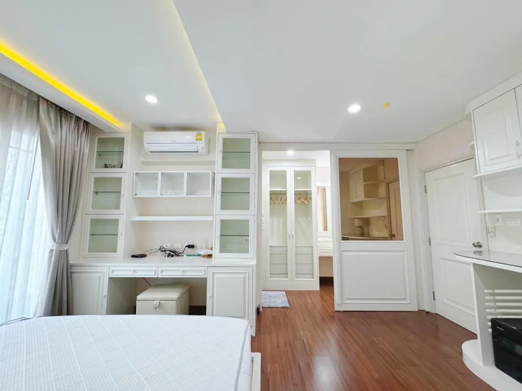 Townhome — photo 11