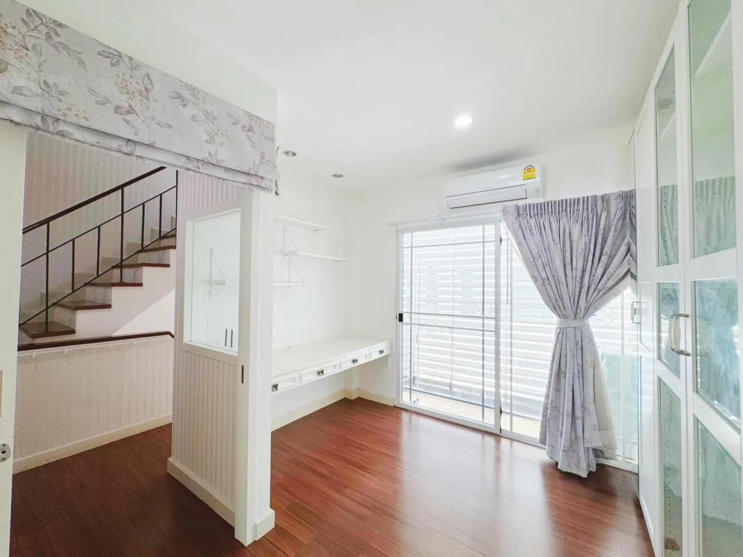 Townhome — photo 14