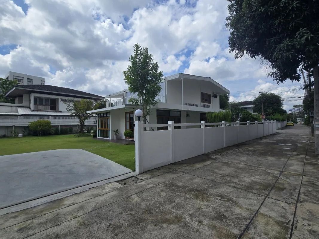 44/4 Lat Phrao 15 Alley — photo 13