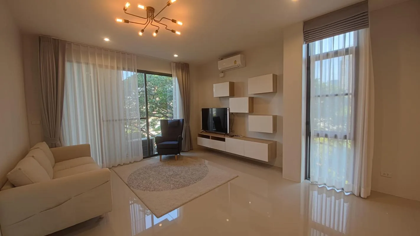 Georgetown Court — photo 4