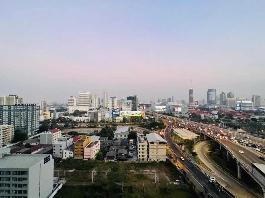 Ideo Rama 9 - Asoke — photo 7