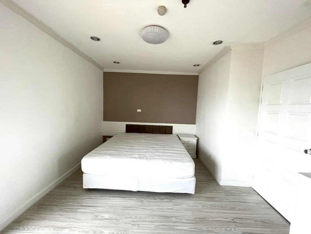 Fifty Fifth Tower — photo 11