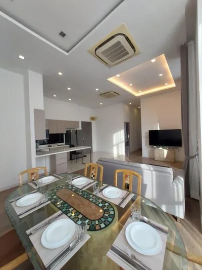 Trapezo Sukhumvit 16