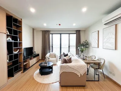 The Gallery Bearing